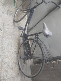 بايسكل بناتي ٢٧ لون نيلي  شوي بي شخوط متروك صارلة سنتين ، جوب امامي خل...