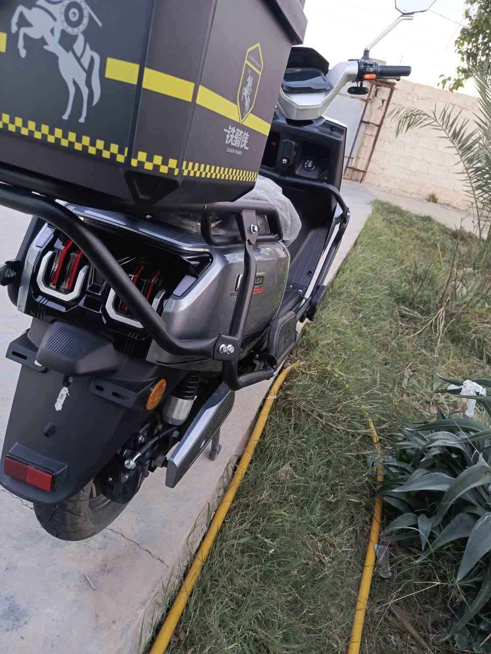 السلام عليكم دراجه شحن موديل 2025مستعمله صار شهر اذا مو اقل مكاني التاجي شارع المشاهده  ستفسار على الرقم ***********
