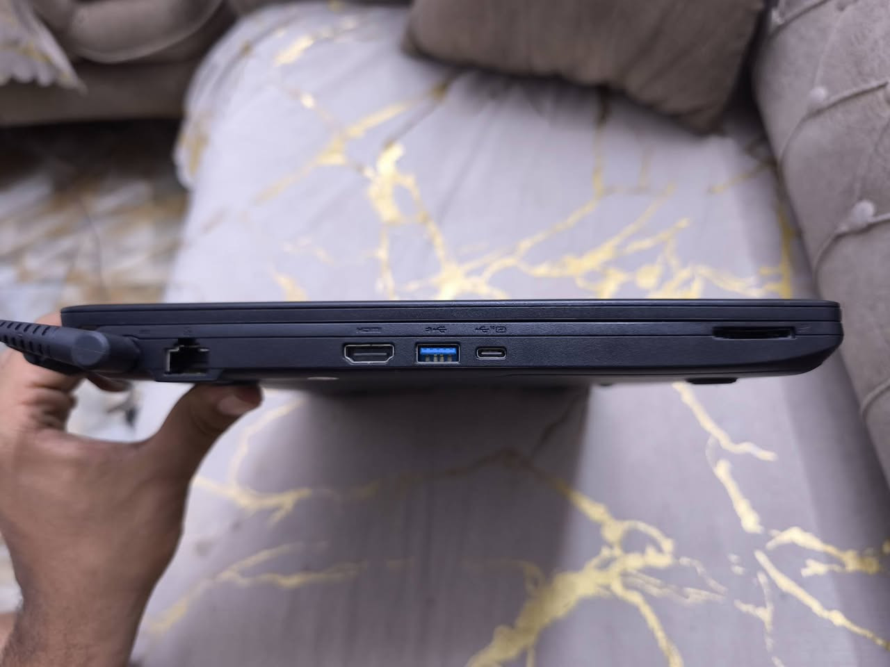 💻  لابتوب Fujitsu LIFEBOOK A3511 
🔹 المعالج: Intel Core i5 الجيل 11 (i5-1135G7)
🔹 الرام: 16GB 
🔹 التخزين: SSD 256GB ⚡
🔹 كرت الشاشة: Intel Iris Xe Graphics 8GB
📦 الحالة: شبه جديد وبي ضمان منا لسنه 
📍 المكان: بغداد / الدوره 
💰 السعر: 375,000
📩 للتواصل  – *********** واتساب
