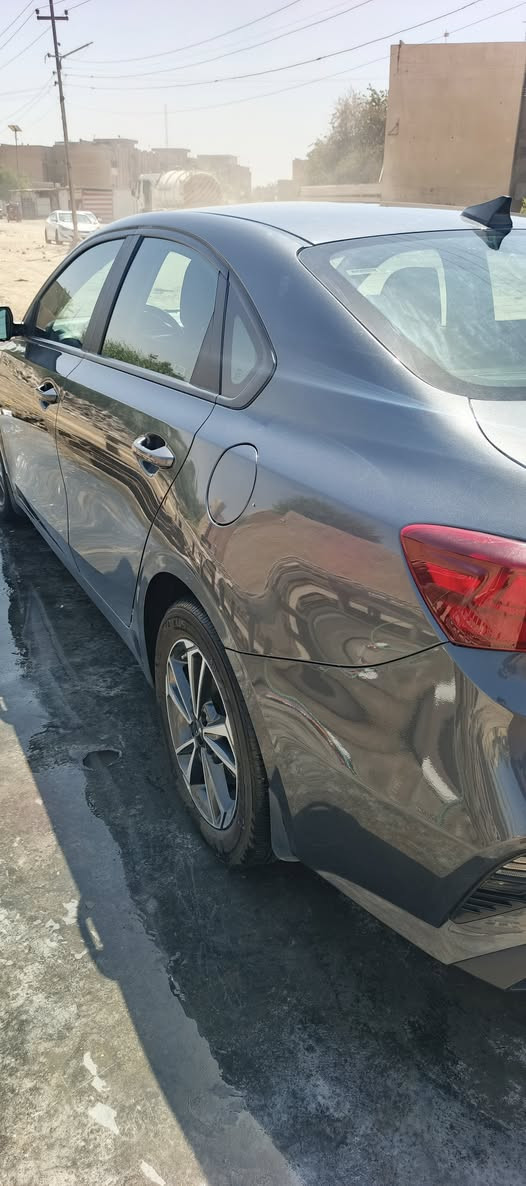 السلام عليكم ورحمة الله كيا فورتي
موديل 2024السعر 125بيع مستعجل بدون عملة 
بيها اربع قطع ابيع حزام الشراي يتصل ‏‪***********‬‏
