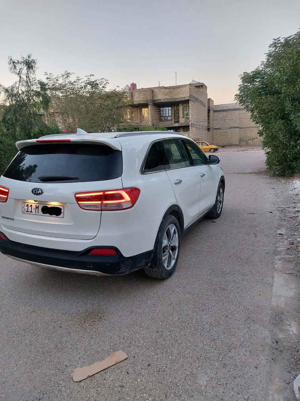 السلام عليكم ..سورنتو ابيض موديل 2016 رقم بغداد بأسمي سبعة راكب ماشية 105بصمة تشغيل لد نهاري كشن سائق كهرباء صندوق كهرباء حساسات امامية وخلفية كاميرا خلفية تبريد ثلاث قطع بك لايت لد ...صدر امامي وخلفي جديد كير ومحرك مكفولات بيها تبديل جاملغ امامي ايسر وجاملغ خلفي ايمن وقبق جنطة اكو بيها مكانات صبغ بالقمارة والحزام ابيعها صبغ عام سعرها 175 الاتصال على الرقم *********** ابو حسين
