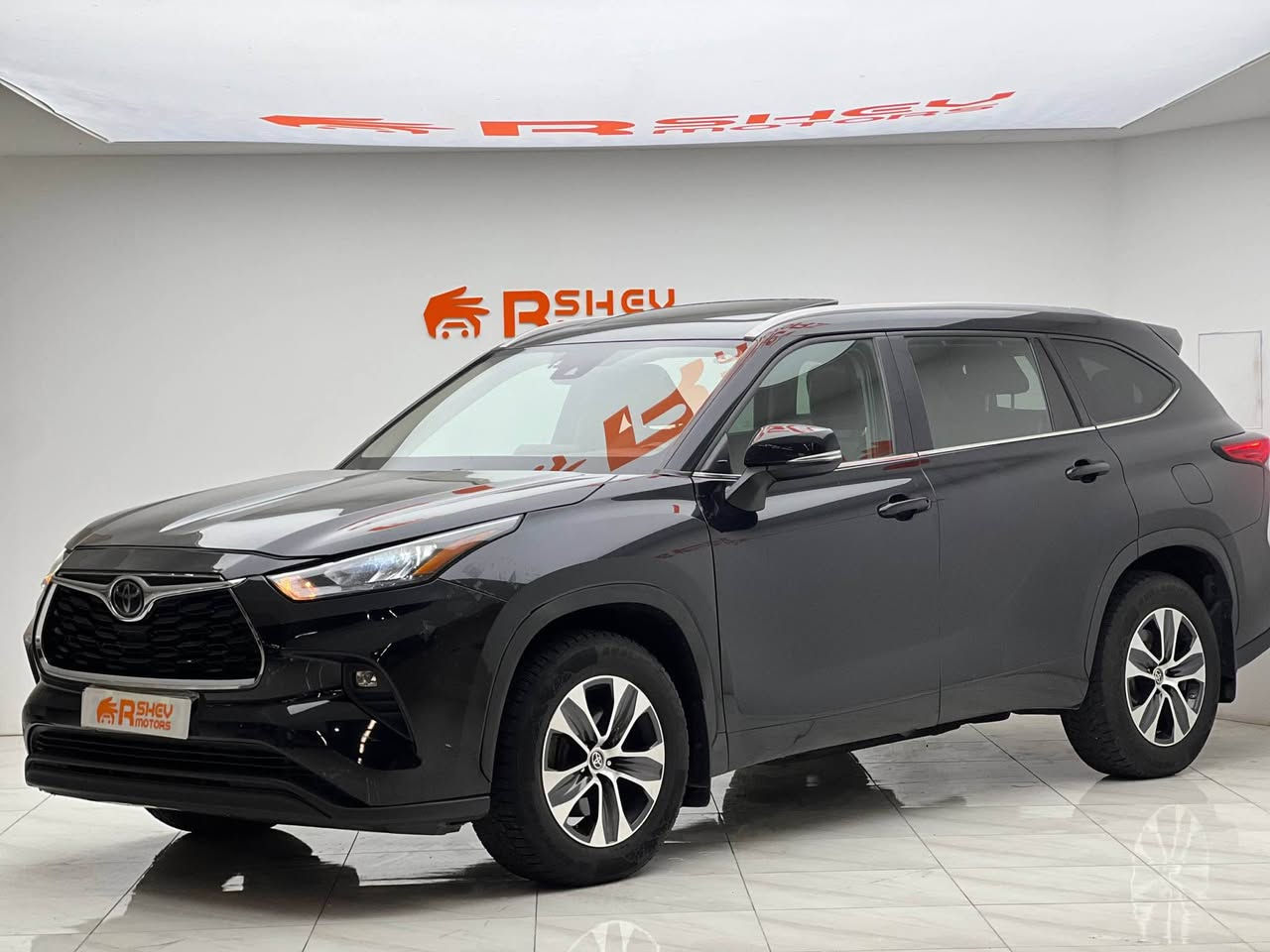Toyota Highlander 2023
تويوتا هايلندر  ٢٠٢٣
مواصفات XLE فول مواصفات فتحة سقف

مكينة ٤ سلندر حجم ٢.٥ لتر تيربو 
 
ماشية 76,000 ميل  و بحالة جداً ممتازة 

السيارة بيها ٥ قطع صبغ حادث خفيف بدون دواخل و شواصي ايرباك سقف و ستيرن راجع سستم شركة  

السيارة رقم دهوك الدولي سنوية جديدة
مكفولة من كير و محرك و كهربائيات

و ب سعر(229$) ورقة و بيها مجال للطيبين

مكان السيارة

دهوك -معرض ارشف R-Shev
رقم51 من معارض التيرمينال 

***********
*********** دهوك, العراق
