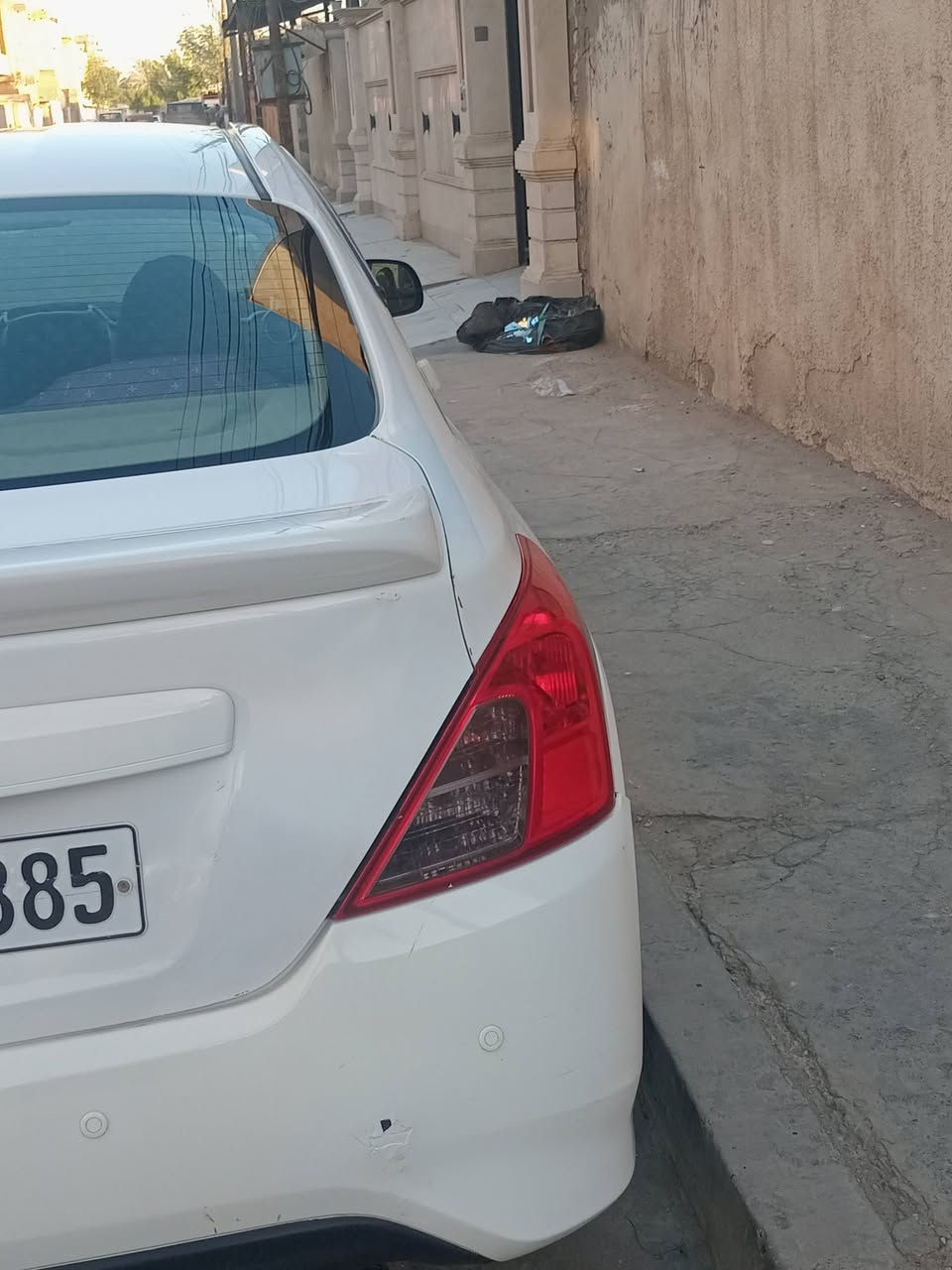 نيسان سني للبيع موديل 2020 سياره كامله من كلشي تخم تاير شدة وخمسه وبيها مجال***********
