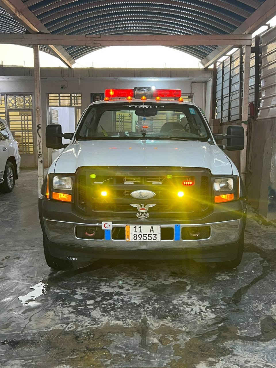 السلام عليكم البيع فورد كرين صطحه موديل 2005 رقم بغداد بسمي تحويل مباشر صطحه 3 جكات مكينه 8 سلندر مكينه 6100 كير 1000 سياره مكفوله كفاله عامه تخم تاير 
رقم الهاتف***********
