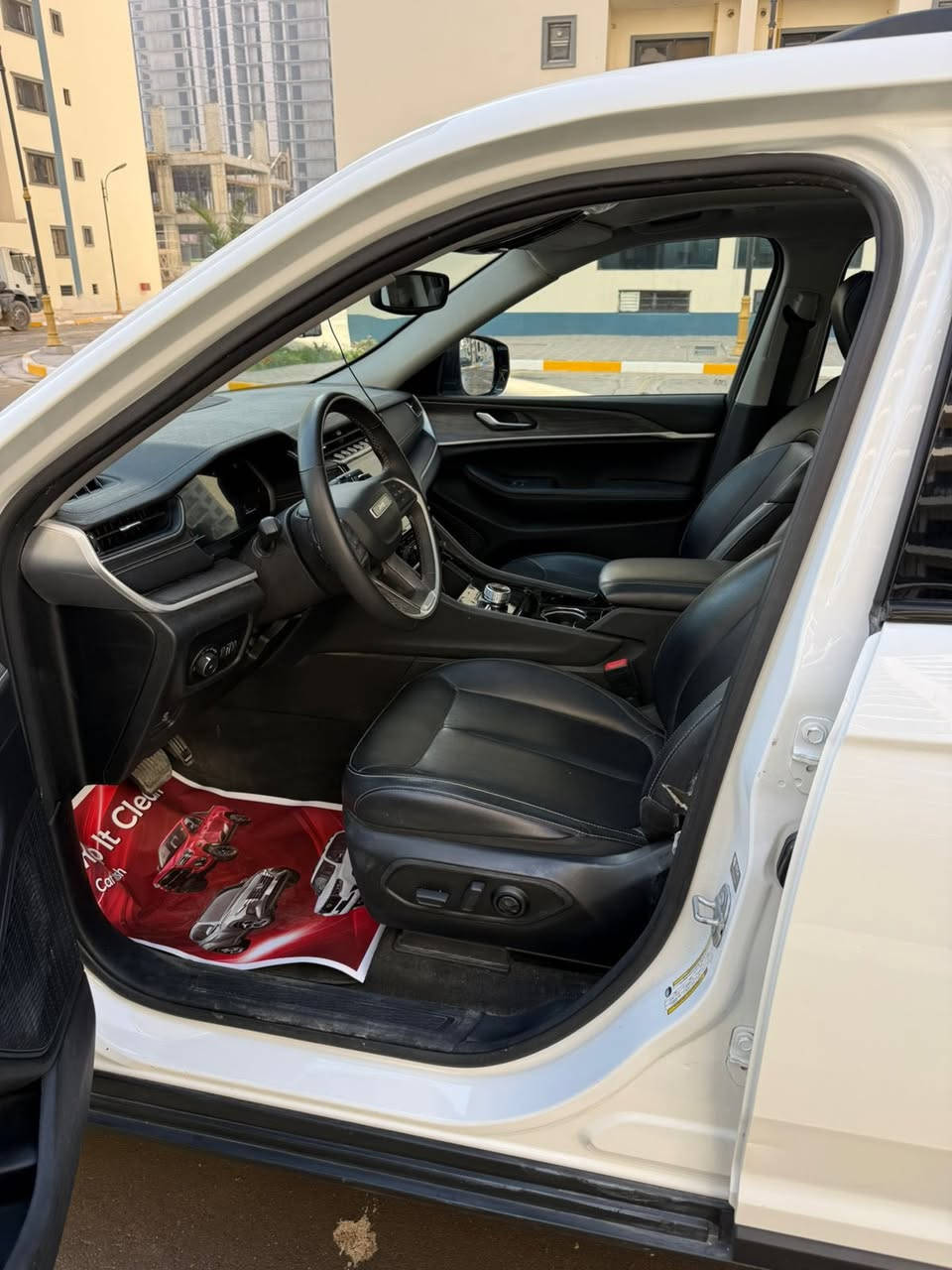 السلام عليكم
عندي جيب شيروكي لمتدد
موديل 2023وارد امريكي حادث جاملغات اماميه وجاملغ خلفي ايسر بدون شواصي ماشيه 42680miالسياره مابيها اي نقص جاهزه السعر المطلوب 24000$ بدون رقم مكان السياره شارع فلسطين 
رقم ***********
