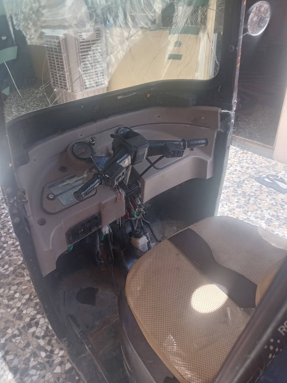 للبيع تكتك 17معمره جديد أوراق السعر 2800قفل***********
