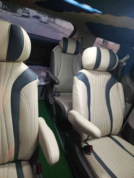 السلام عليكم
كيا كرنفال 
موديل 2023  خليجي ماشيه 20 لف
محرك 3500 
6 سلندر 
لون صدفي 
بصمه ابواب 5
كامرات امامي  خلفي 
حساسات امامي خلفي
وقوف ذاتي 
3 قطع تبريد
7 راكب سياحي 
السياره مكفوله حتى من الشخط بعدهي بحاله لزيرو 
مكانها السماوه  سعر 395 وبييهه مجال 
***********
