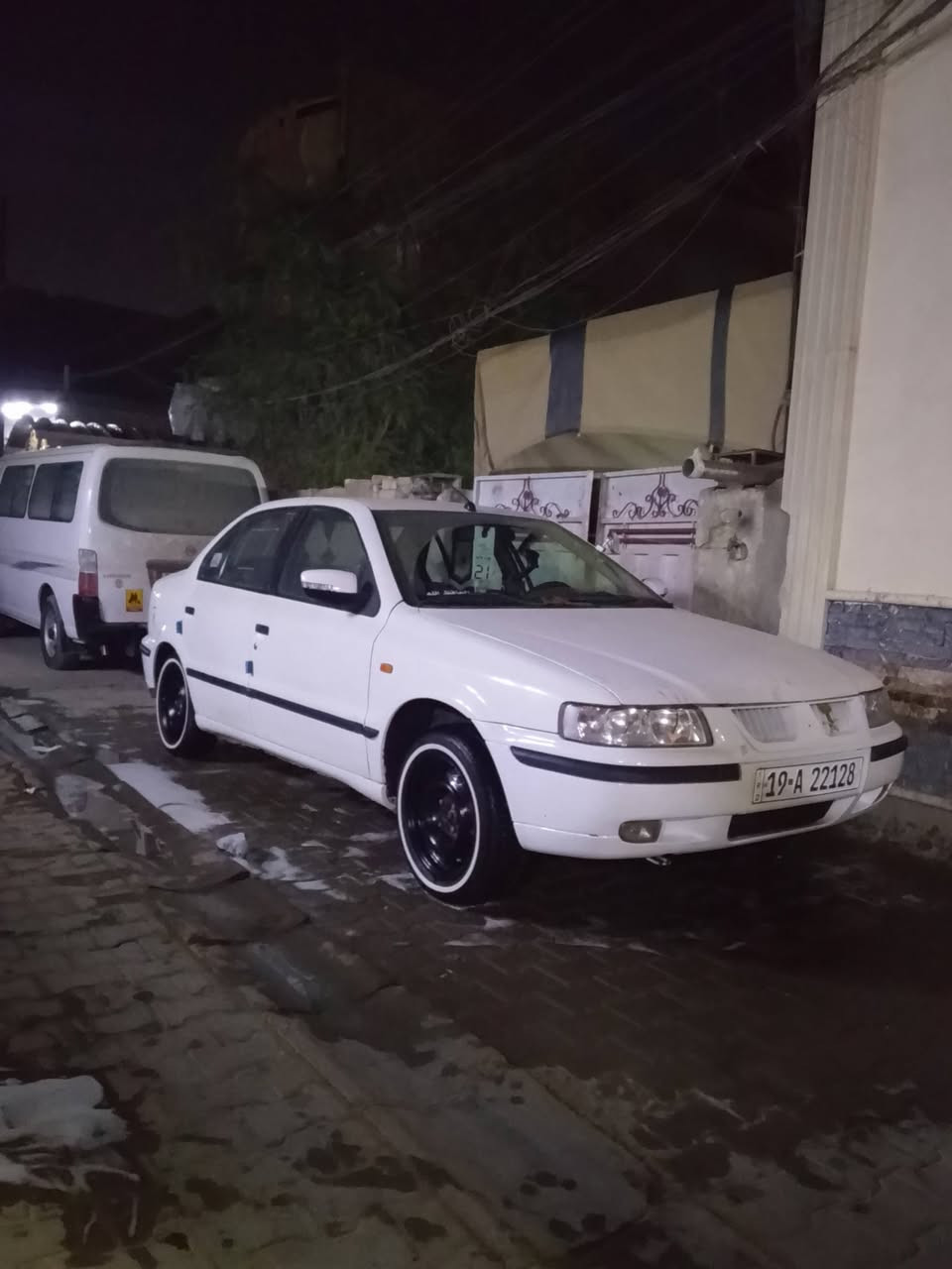 سلام عليكم سياره سمند موديل 2010سياره كفاله صدر خلفي امامي تخم تاير جديد داخل يخبل كشركفاله ولا ضربه غرامه مصفره رقم انكليزي كربلاء رقمه سياره خير من الله مجفته جديد بس كله وكاله شغل كهربائيه شغاله وسياره نصبه وخير من الله السعر 48وبيهه مجال حك الجيه وهاذ رقم تليفوني ***********واني خادم سياره مستعجل عل بيعتهه اريد ابني بيت الله شاهد
