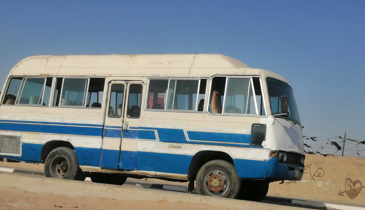 كوتسر موديل 82 رقم بغداد ألماني محرك وكير بطه فيفتي 2500 ورك جديد بريك كله جديد مكان سياره البصره الزبير سعر 4 ونص بيه مجال *********** وذا اكو مراوس بتكسي ونطي فرق
