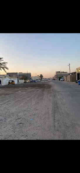 السلام عليكم قطعة أرض للبيع مساحة 100متر واجهه5 ونزال 20الموقع منطقة الدوانم قرب الشرطة الخامسة وقرب المعالف والتراث موقع القطعه على الشارع العام ترهم سكن أو استثمار للاستفسار الاتصال على الرقم ***********
