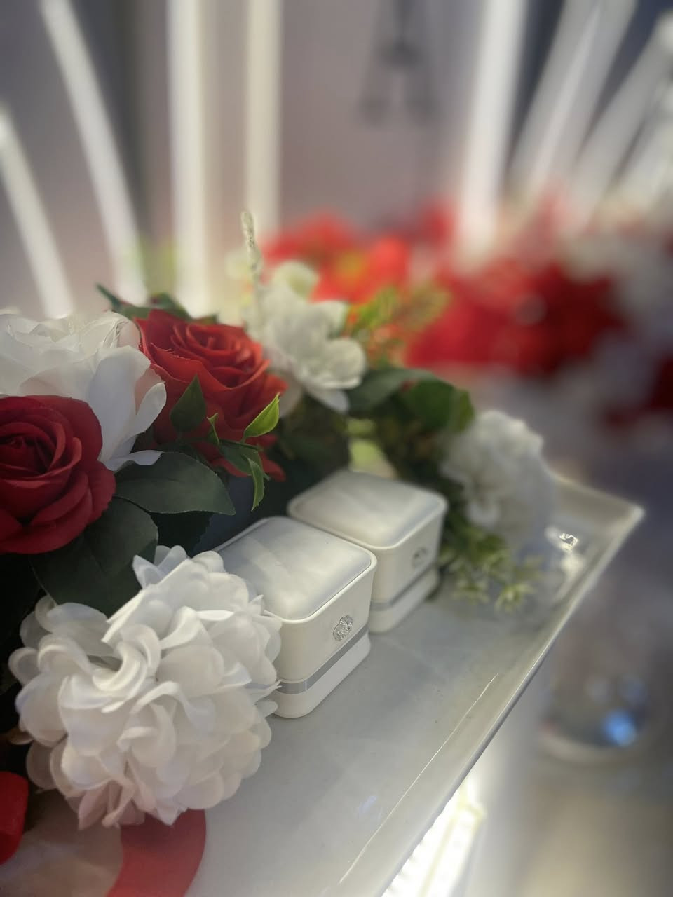 يسعدنا ان نكون من المشاركين باحياء مناسباتكم
كوشات بتصاميم مميزة نتمنى ان تنال إعجابكم وترضي أذواقكم 
تجدونها في سنتر لمسات للكوشات والهدايا وباسعار تنافسية .
العزيزية/قرب فلكة انس/مجاور مصور يحيى .
***********
***********
