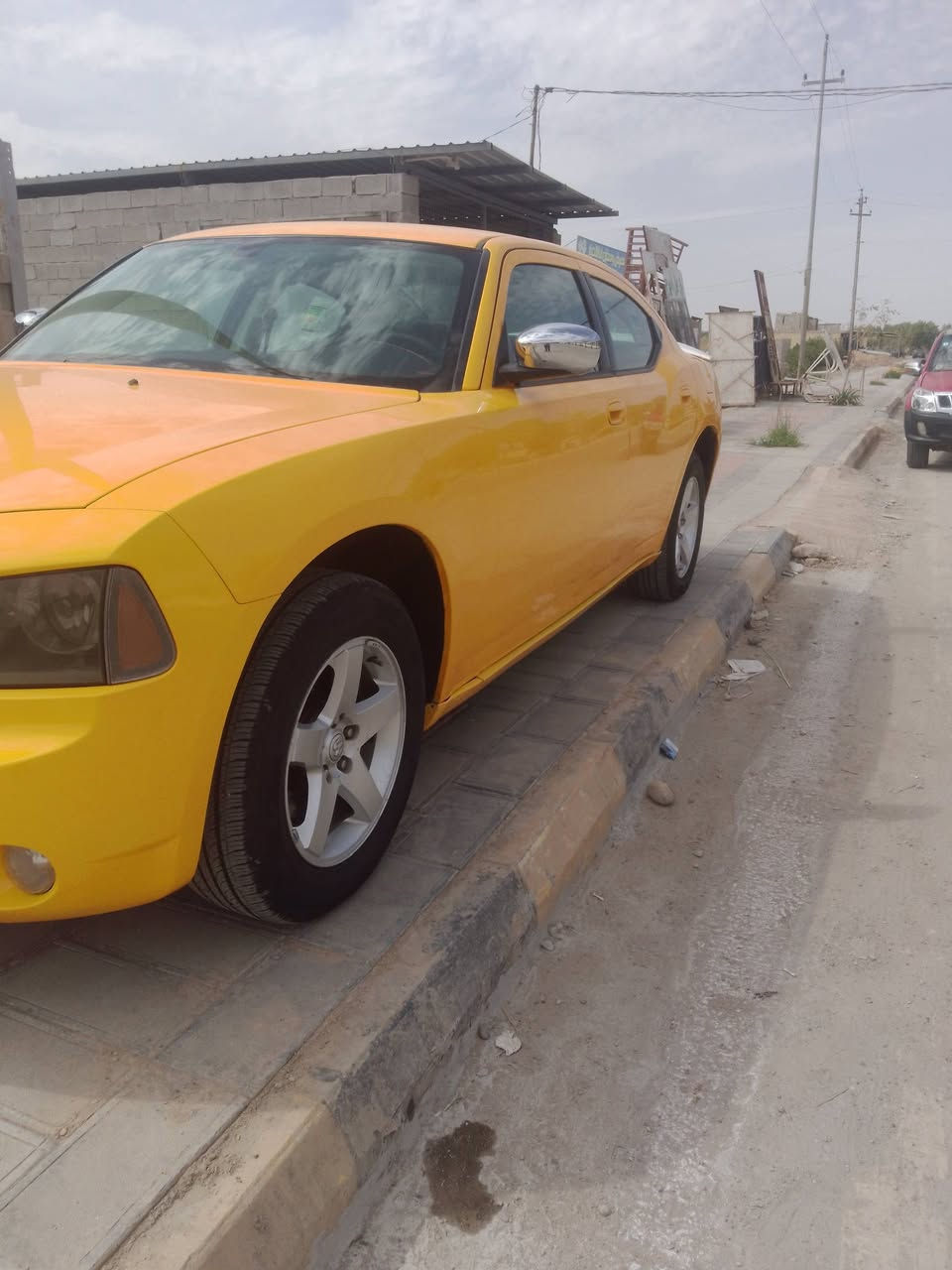 يالله 
السلام عليكم جارجر2008  معمرة 
 ومصبوغه  جديد  حادثة الجاملغ الخلفي جهة السائق ومبدل بيبانها اثر خياس أجل القارئ مع الداير 
رقم بغداد تحويل تريد وكاله 
سنويه2028
السياره خطها بغداد كوت مصفره هيئة وعليها غرامه 700 ألف ينزل من سعرها 
مكينه كير مكفول 
تبريد ثلج 
ما ناقصهه شي 
مكانهه واسط 
السعر ٩٠ وبيها مجال حق الجيه للاستفسار أكثر الاتصال ع ***********
