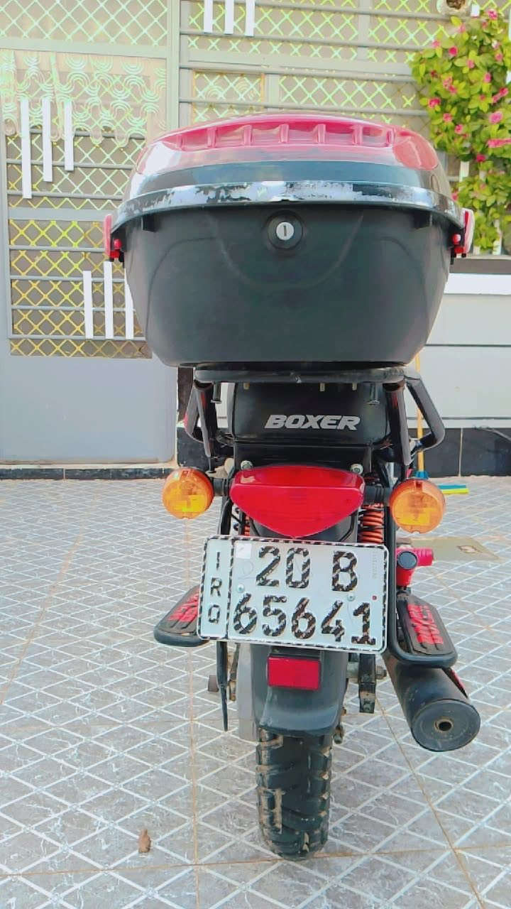 سلام عليكم
دراجه لبيع بوكسر موديل ٢٠٢١ بس سنويه لحد ٣٠ لوحات نكليزيه اوراق كامله تحويل ثاني يوم الدراجه جديده  اي نقص مابيه  
السعر مليون ٦٠٠ وبي مجال شي بصيط  
المكان ديالى الخالص 
الرقم ***********
