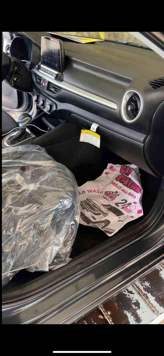 سلام عليكم السيارة فورتي أمريكي مودي 23 سيارة بدون حادث ‏بسيط السيارة بيها صفحتين صبغ أمريكي سيارة كفالة ￼بالنشر تخم تاير جديد صدرها جديد خير من الله￼
‏السعر  ￼125 قفل￼
رقم ***********
