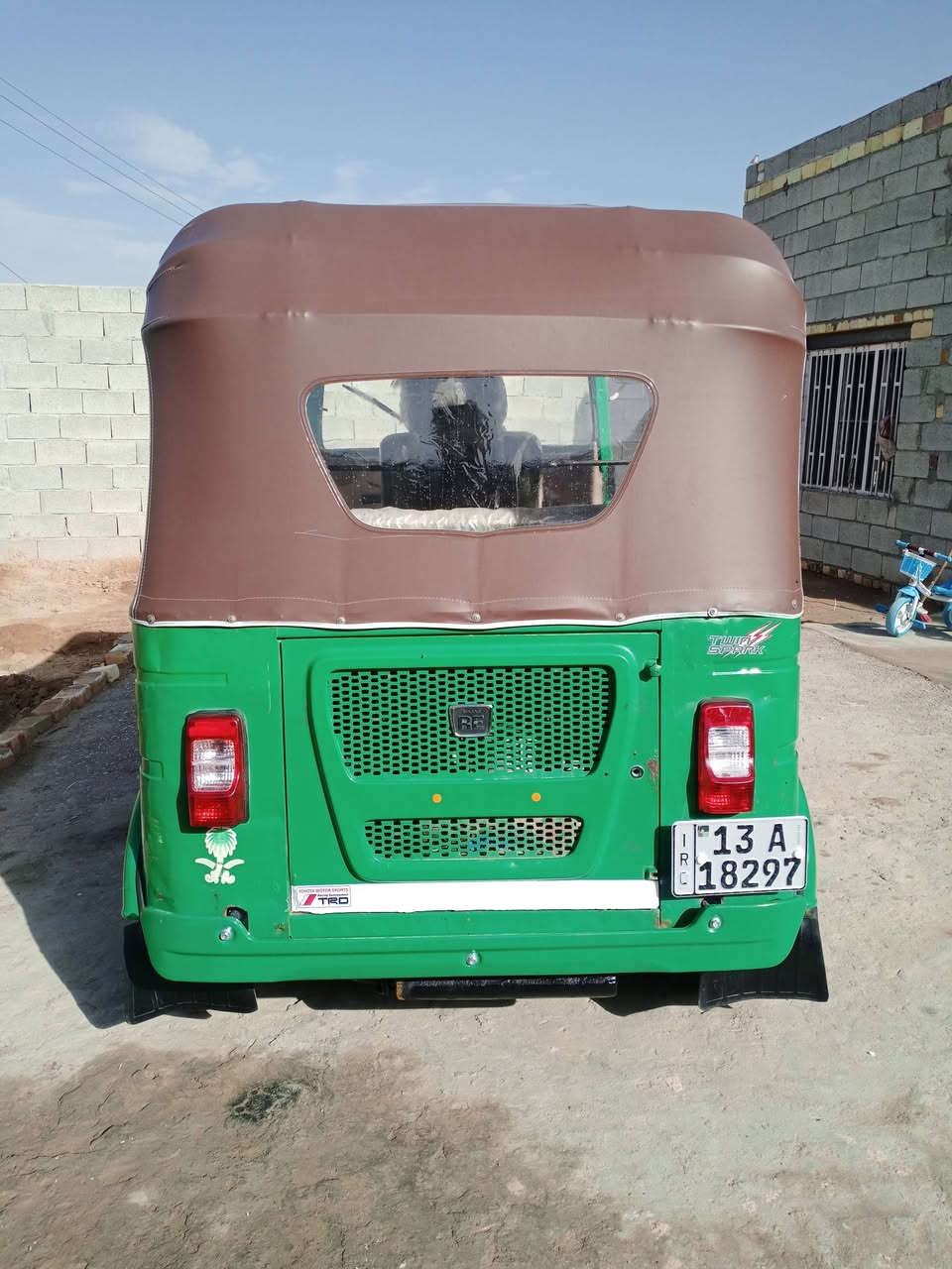 سلام عليكم تكتك للبيع موديل 21شهر 9رقم وسنويه تكتك كشره كفاله عده طخه بلغد زغيره مكينه بس ولفات ناعمه حلوه تكتك جاهزه تخم تأير فراش دوشمه تكتك مال جناي حلوه سعر 7و250وبيه مجال  قليل شراي اتصل ***********
