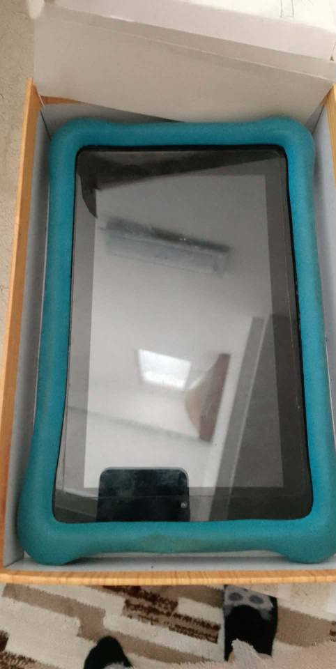 سلام عليكم 
تابات مستعمل عاطل للبيع ادفع سعر عجبني ابيعك موصل الايسر *********** واتس اب
