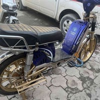 للبيع. سعرها 400 وبي مجال  شي قليل   مكاني باب معضم. 07737928281