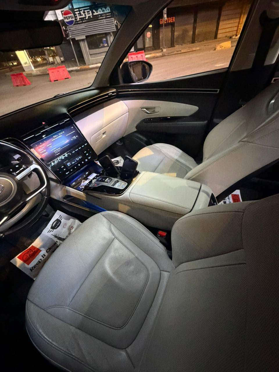 توكسان 2023  HTRAC ( خاص ليمتيد )
مواصفات خاصه لمتد 1/1 VIP بانوراما 
                  رقم اربيل الجديد  
  جاملغ السايق فقط حادث السيارة
وجاملغ الصدر كلير من امريكا جاي
محرك 2500 . 
وراد امريكي
1- بصمه + بصمه ابواب لمس
2- بانوراما 
3-كيج الكتروني متغير 
4- ( كاميرات عدد 5 ) 
5-كير دكمه 
6-نقط عمياء
7-رادارات امامي خلفي جانبي
8-قيادة الية 
9- تتقدم للامام وللخلف ب بصمه
10-هندبريك بصمه
11-كشنات جلد ابيض
12-كشنات كهرب
13-كشنات خزن ميموري
14-كشنات تبريد وتدفئه امامي خلفي وتدفئه استيرن
15-بك لايت لد
16- لايت لد + زينون
17- شاشة كبيرة لمس
18- تثبيت سرعة
19- من تشغل اشارة يقلب الكيج كامره
20- شارة جانبيه
21- ويل كب كبير كروم
22-تحديد مسار 
23-صندوق كهربائي
24- فول تحكمات ستيرن
25-تبريد لمس
26- السماعات شركة BOSE
26- شحن وايرلس
27-نظام gps خرائط
28- شفتات كير ب ستيرن
29- حساسات امامي خلفي
30 - تشغيل عن بعد 
31 - اوتو بارك 
32 - المرايه الوسطيه (اوتو دم ) يعني الي وراك مشغل عالي المرايه اوتماتيكي اصير سوده 
33 - مود ادرايف ( اقتصادي - سمارت - سوبر - وثلجي )
34 - سياره فور ويل اج تراك 
35 - نظام نزول منحدرات 
36 - نظام اضاءه داخليه لدات متغير الالوان ( الون الي تريده موجود )
37 - نظام التبريد دفيوز تبريد من كل الجهات ( يعني مو بس فتحات التبريد ال 4 ينطن تبريد لا الدشبول كله ينطي تبريد عن طريق فتحات موجوده بالدشبول )
38 - تبريد قطعتين امامي خلفي 
39 - فول سستم ايرباك ( ايرباك استيرن و ايرباك دشبول وايرباك بردات و وايرباك مقاعد ) كلهن سليمات
40 - الداخل لونين ابيض واسود 
41 - شاشه بيه ابل كار بلي 
‏42 - AUTO HOLD
رقمي    واتساب او الاتصال 
بغداد المنصور
 205     ورقه سعرها
تحويل او وكالة
*********** 
المنصور او الغزاليه بغداد, العراق
