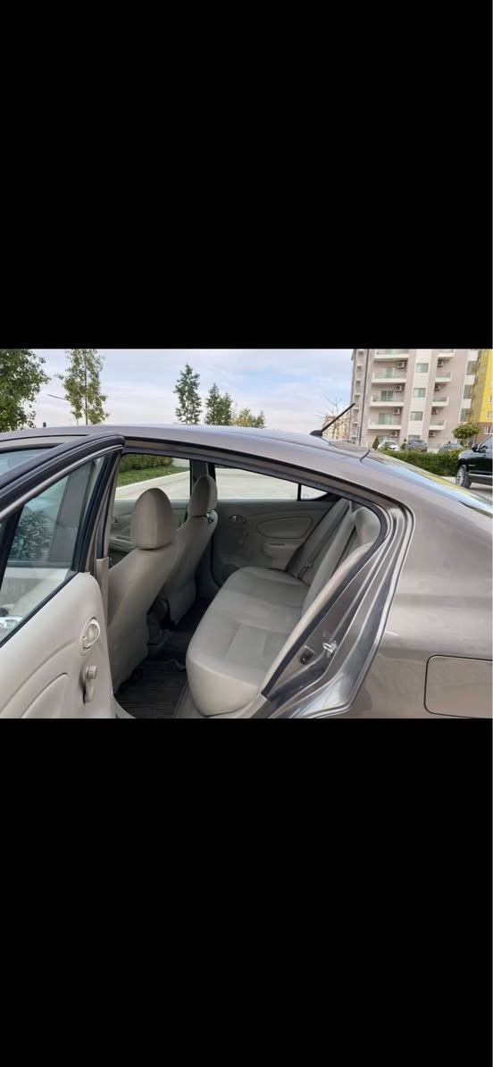 نیسان سەنی 
مۆدیل ٢٠٢٠
٩٤.٠٠٠کم رۆیشتیە 
هیچ هێچی نیە بەس یەک قنجی گچکە لە سندوقی 
زۆر خاوێنە 
رەقەمە 
نرخی ١١٤$ وەرەقە و معامەلە 
*********** أربيل, العراق
