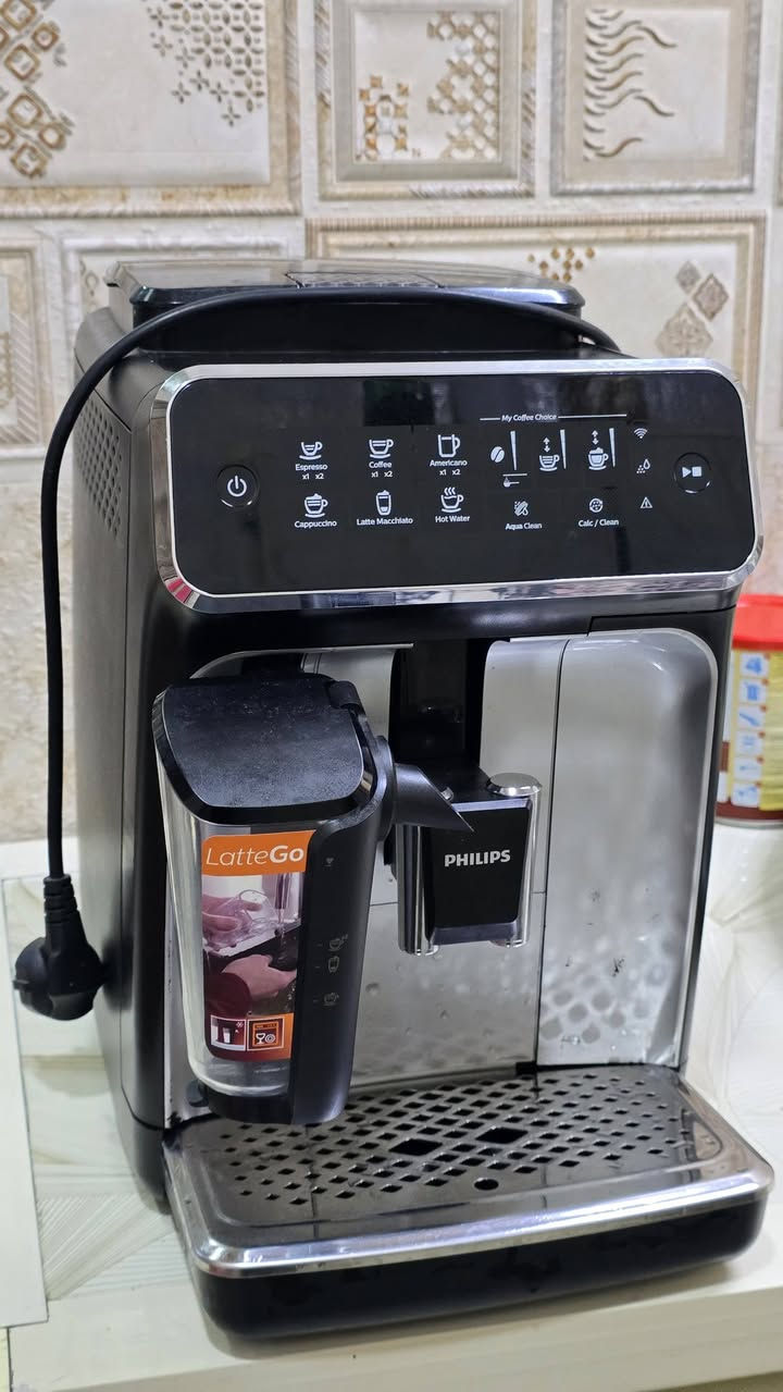 ماكينة قهوة أصلية من Philips ☕
موديل قريب من Philips 5400 Series LatteGo
✨ صناعة أوربية – جودة عالية
✨ تسوي جميع أنواع القهوة (اسبريسو، لاتيه، كابتشينو)
✨ شاشة وتحكم سهل + تصميم أنيق
✨ استخدام خفيف وحالة نظيفة
📌 ملاحظة بسيطة: الغطاء العلوي (قبخ) يحتاج تصليح بسيط، وباقي الماكينة تشتغل
💰 السعر راسلني وادلل


**إذا كنت صاحب هذا الإعلان وتريد حذفه لأي سبب، رجاءا أرسل رسالة إلى الدعم الفني**