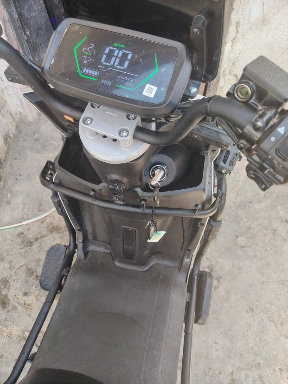 للبيع مستخدمه شي قليل عاطل بيها عقل بس 
السعر 650 مكانها صلاح الدين قضاء بيجي 
***********
