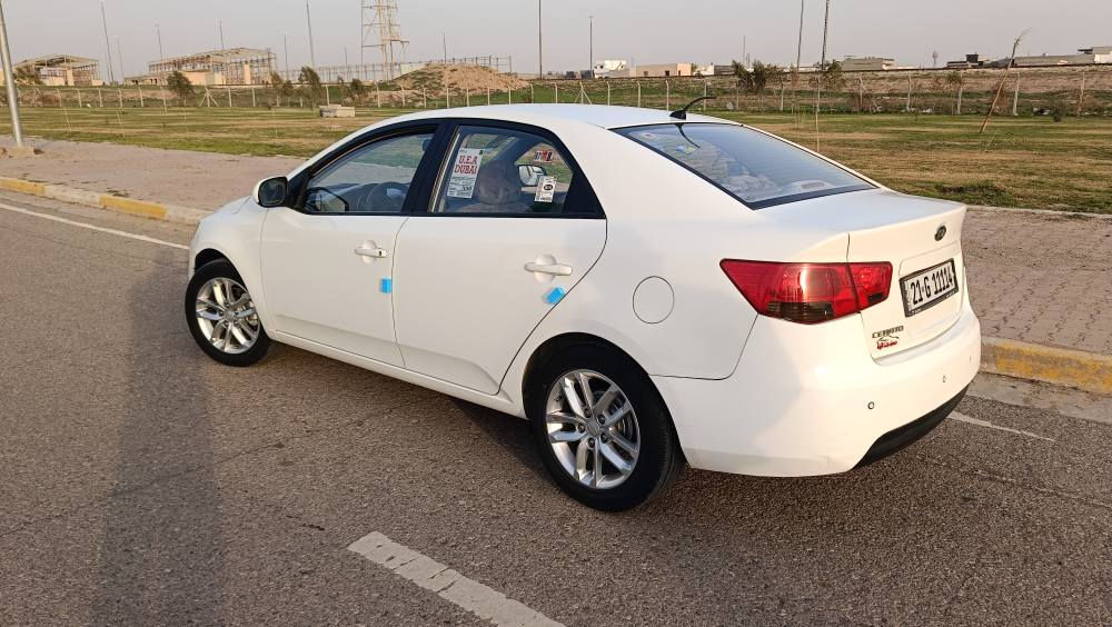 سيراتو موديل 2010  رقم مميز سنوية جديد كوبون بنزين موجود بونيت صبغ دواخل كلش قليل بيها وشوية بارد بالمسطرة الصندوك سعرها 90 ورقة وبيها مجال قليل مكان كركوك رحيم اوة
*********** كركوك, العراق
