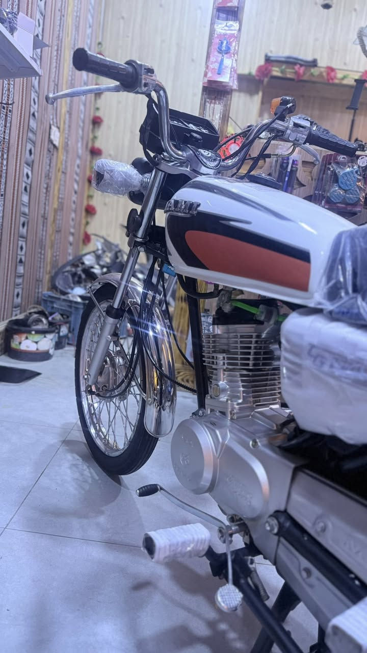 السلام عليكم سيجي نامه دراجه تعمير كلها احمد شهاب من التاير لتاير شاصي 2023سكنر سكنر وتعمير كلها 2025 دراجه مفتوحه ولفات نعومه ومشي خير من الله للبيع او مراوس حسب القناعه موجود خاص او اتصال مكاني كربلاء طريق البارون ***********
