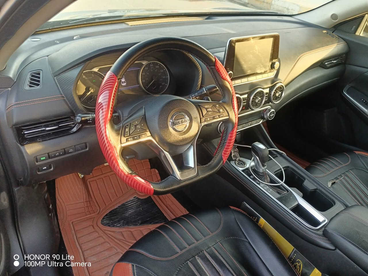 السلام عليكم نيسان سنترا مديل ٢٠٢٠ أمريكي بيها بس بنيد مبدل فول مواصفات SR السعر ١٢٢ لاتصال ***********
