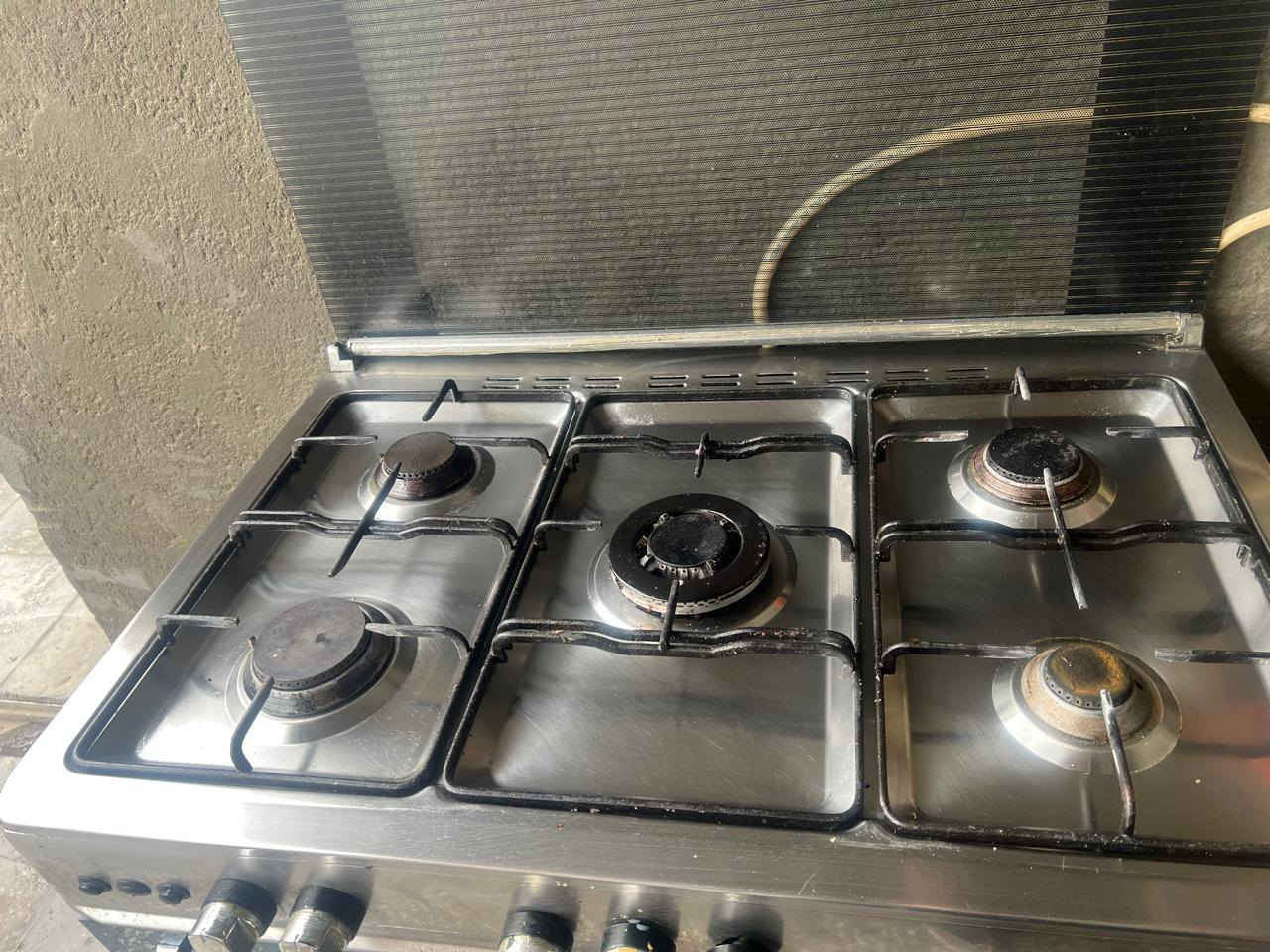 طباخ إيطالي نضيف كلش اي ضرر مابي شغال كلشي بي ب٣٠٠ وبي مجال العنوان شهداء البياع


**إذا كنت صاحب هذا الإعلان وتريد حذفه لأي سبب، رجاءا أرسل رسالة إلى الدعم الفني**