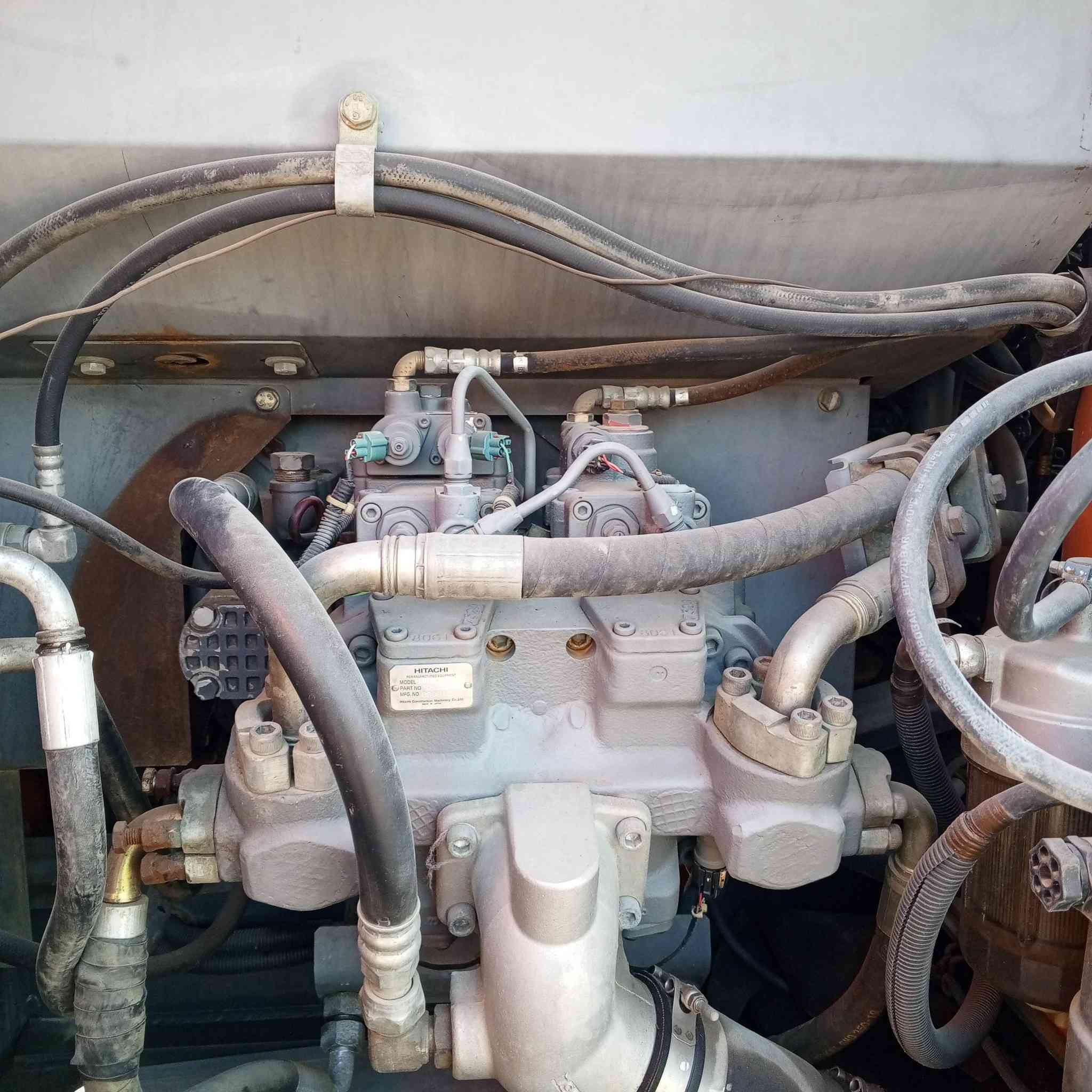 السلام عليكم 
حفاره للبيع 
هيتاشي 
زت ثري _ Z3
موديل: 2013
الحجم: 200
كفاله عامه 
رقم: واسط 
رقم الهاتف: ***********
