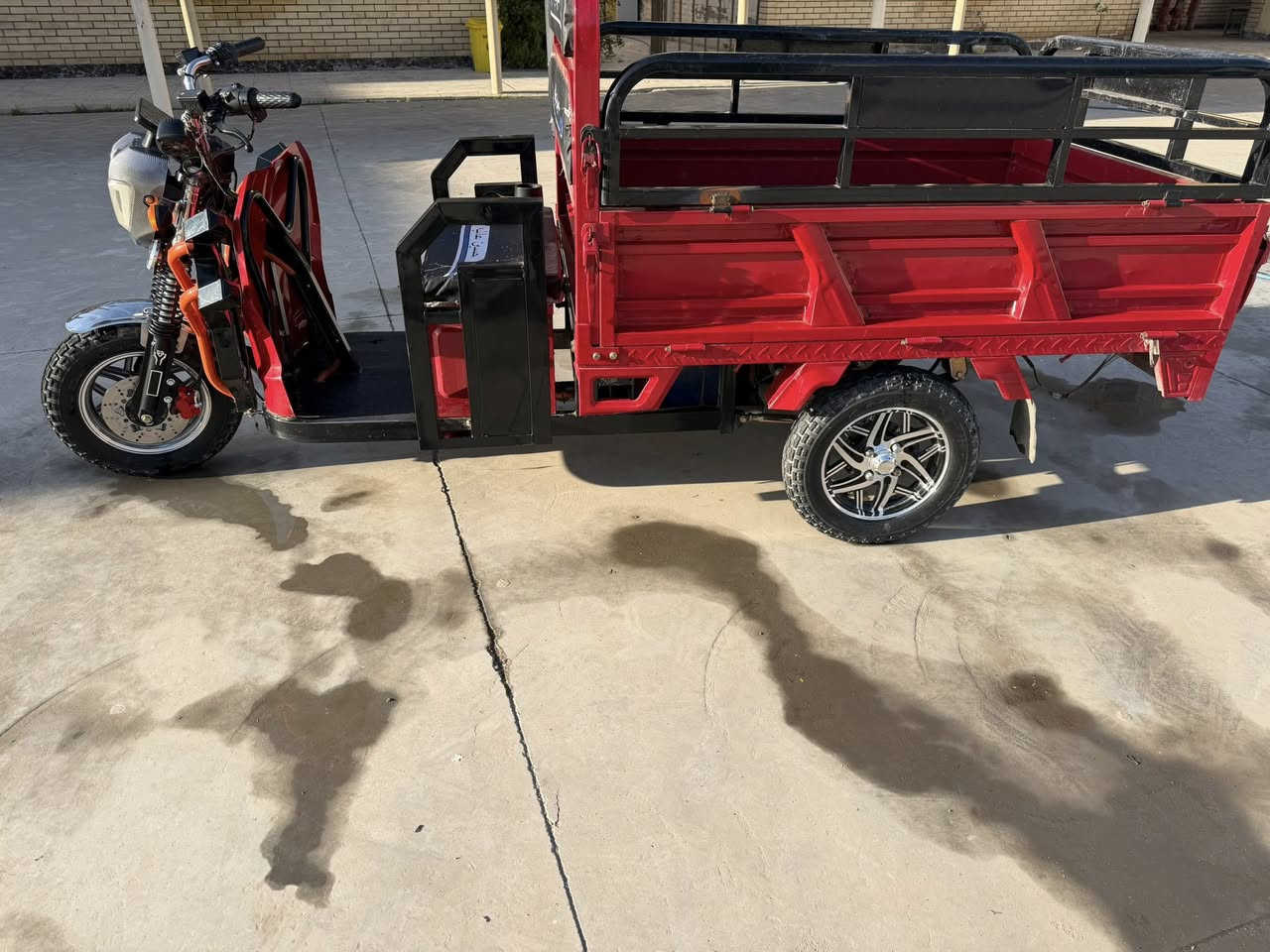 للبيع ستوته شحن سعرها 950 وبيها مجال بسيط الشًراي يراسل ***********
