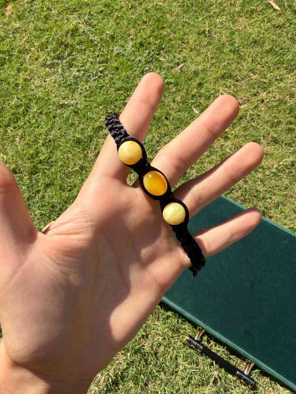 سوارين حياكة يدوية بيها 3 خرز خيط عريض 
للمهتمين ***********
