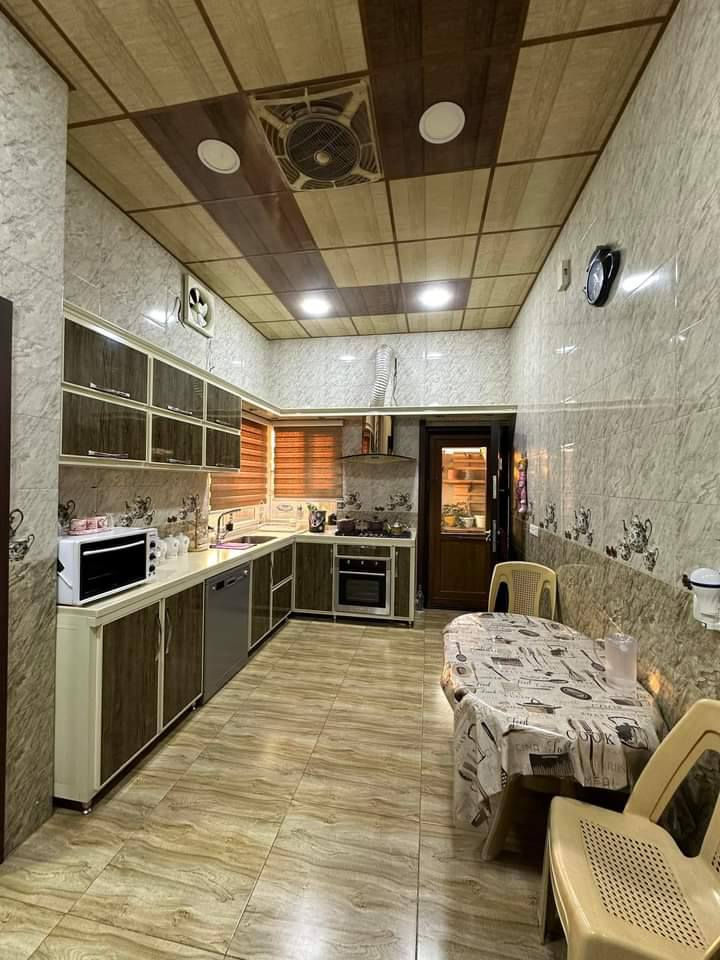 للبيع بيت ١٠٠ مربع طابو طابقين العنوان كركوك حي العسكري قرب مدرسة حسين منصور او خلف بانزيخانه جيهان السعر ١١٢ مليون للاستفسار الاتصال على الارقام التالية ***********او ***********او مراجعة مكتب الصالح للعقار الواقع حي النصر الشارع الوسط قرب ساحة الغاز نستقبل كافه العروض
