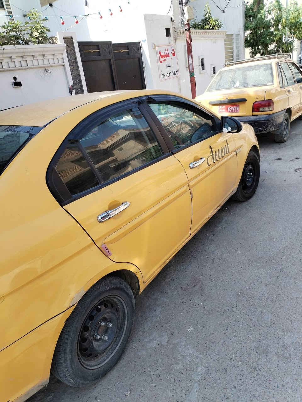 اكسنت ٢٠٠٨
السعر ٧٥ وبيها مجال 
الاتصال ***********

