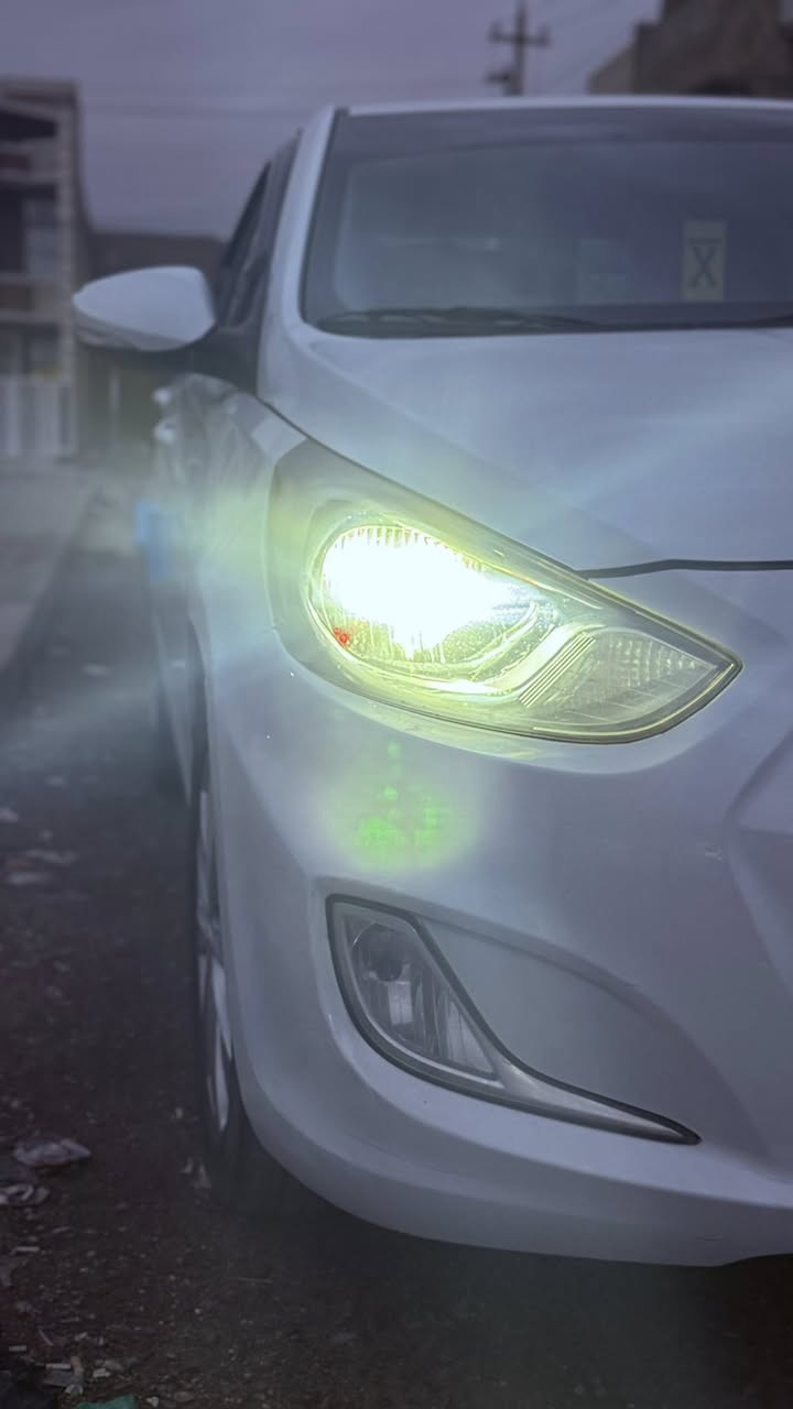 اكسنت خليجي ٢٠١٣ الشركه العامه
محرك دوش ١٦٠٠ سياره نظيفه وجديده  صدر وتخم تاير وتبريد السياره بيها صبغ الهلال الخلفي جوه قبغ البانزين فقط
السعر ١٠٧ بيها مجال بسيط
رقمها بغداد بسمي في حي الاعلام
***********
