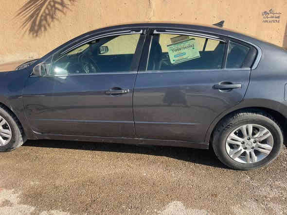 نيسان التيما موديل 11  وارد امريكي رقم الجديد بغداد الدولي بأسمي تحويل شرط مكينة جديدة صار سبوعين من شادها تبريد تدفئه راديتر سراوين كله جديد بيها منضومة غاز بعدها بالضمان تخم تاير جديد تشتغل غاز بنزين 
المكان ديالى جلولاء 
السعر 95 وبيها مجال متواجد خاص واتساب 
***********
سونار موجود بالمنشور حادثها باب الخلفي فقط صبغ
