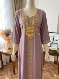 يتوفر مخور يبرز الخصر   🌸مخصر من الجوانب كشمير ✨ تطريز ستراس ✨ خامة در...