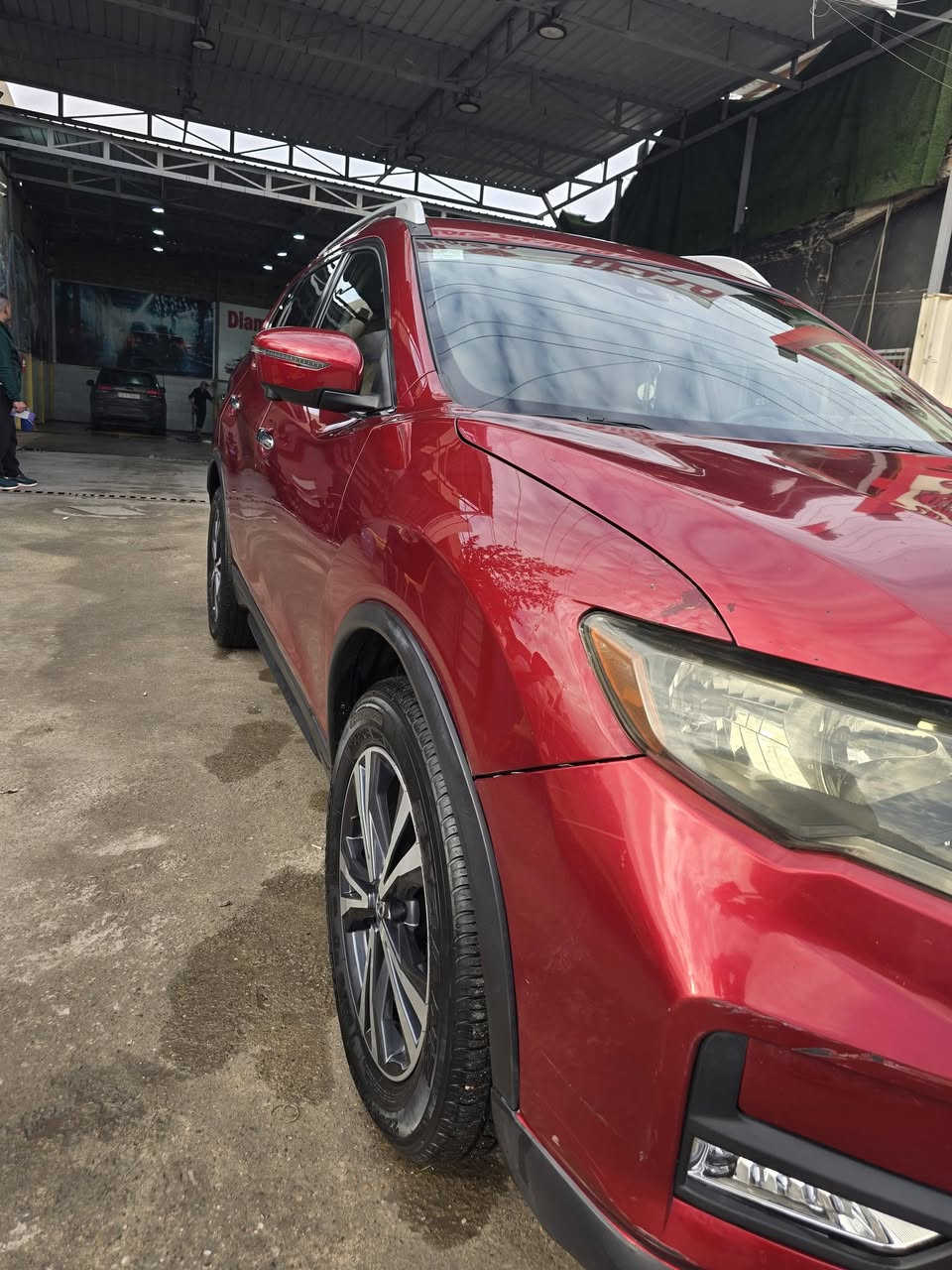 السلام عليكم للبيع نيسان روج موديل 2020 +SV
فئه sv+ بلص فول عده الفتحه 
كامرات ٣٦٠ 
رادار امامي خلفي 
حساسات خلفيه توقف ذاتي عند الرجوع 
كشن سائق كهرباء +خزن ميموري عدد ٢ وضع 
وضعيات قياده ١سبورت ٢ ايكو ٣ عادي نورمال 
اوتو هولد 
ستيرن D تدفئه 
تحكم ستيرن  جهتين 
جام تحكم كهرباء 
تبريد قطعتين 
تدفئه كشنات اماميه 
تحديد مسار 
مانع انزلاق 
كروز سرعه 
شاشه كبيرة 
فور ويل سمارت 
قفل دفلوك سمارت 
هاند بريك كهرباء 
صندوق كهرباء 
ويل كب 
محرك ٢٥٠٠
كيرcvt
حادث امامي البنيد نفسه راجع  وشويه جاملغ كد اصبع  وسونر منشور 
كير مكينه بلاد 
ماشيه ٥٣الف ميل
بغداد حي الجهاد 
***********
