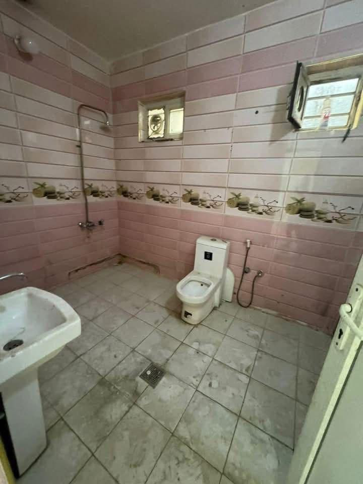 #لـلايـجـار فـي السيـديـة

بيت 150م نظيف يحتوي على مدخلين ثلاثـة غرف نوم وصالة ومطبخ وخدمات صحيـة . 

لـلاستفسار : *********** متوفر واتساب .

بأمكانك عرض عقارك عندنا 
زبائننا الكرام نستقبل كافة عروضكم وطلباتكم 

#مكتب_القيسي_للعقار_والأعمار
شارع المركز مقابل مستلزمات التفاح الاخضر .
