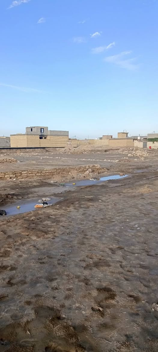 سلام عليكم قطعة 200 متر البيع ال بو حجر قرب مدرسه اكدع شارعين  شارع 7 متر وشارع 10 متر طابو زراعي 25 مشموله خدمات الجهد الخدمي ستفسار اتصال ع رقم ***********
