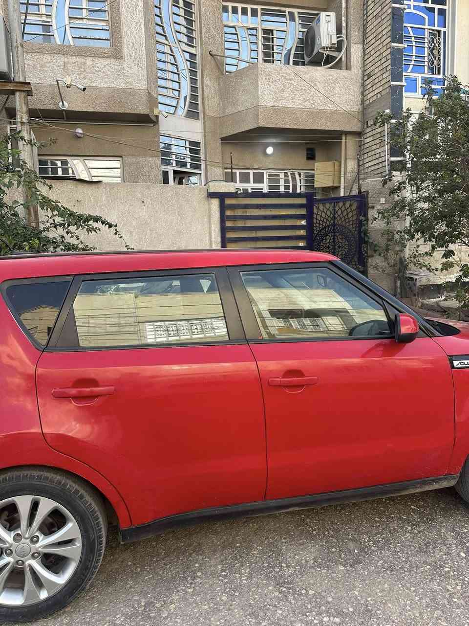 كيا سول 2016 وارد امريكي مكينة 2000 GDI ماشية 95 الف ميل رقم بغداد بأسمي صبغ حزام من عدا الجنطة حادثها مال امريكا واكع عليها ثلج( وليس حالوب ) عل بنيد والقماره مواصله دواخل مكان السيارة بغداد الكاضميه السعر 105 للاستفسار ***********
