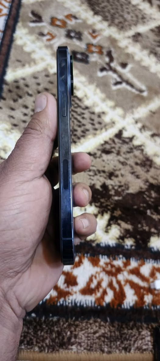 السلام عليكم
ايفون 12برو ماكس 
مبدل بطاريه فقط 
السعر 425
ويا فقط كفر لزكه مضلله وحافض كامرات 
مكاني بغداد حي اور 
ماعندي توصيل 
تواصل واتساب ***********
