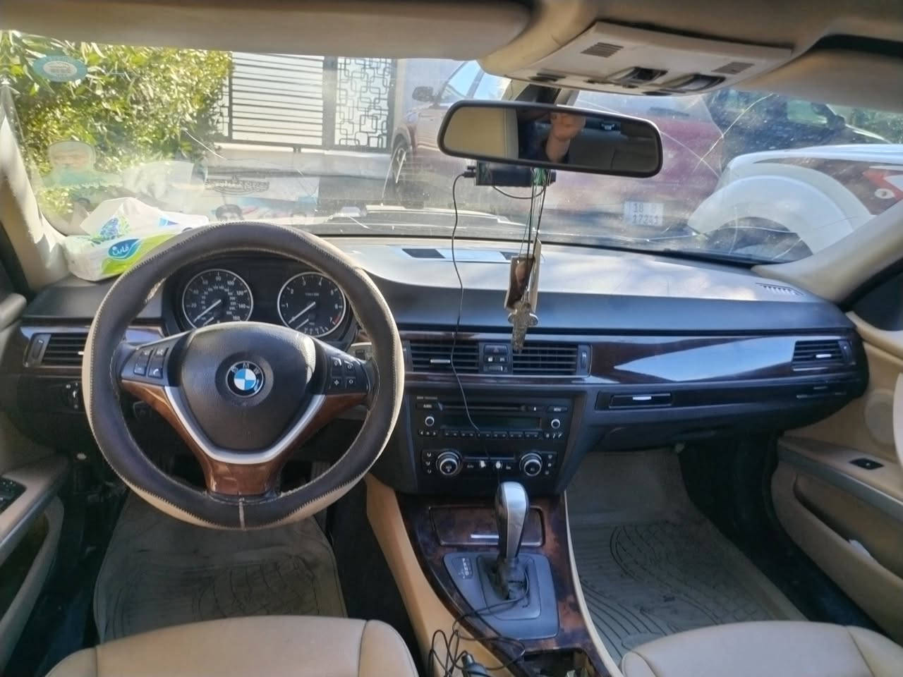 السلام عليكم
للبيع او المراااااوس

e 90 2007 
مكينه n52 نوزل قصير
كير مكينه شرط 
تبريد تدفئه
تخم تاير جديد
واتر بم جديد
ادامه كامله مسويلها 
داخل بيجي كشنات كهرباء. غرفة جديدة 
رقم سليمانيه ثاني يوم تحويل شرط
اي تفاصيل خاص او اتصال ***********
مكاني بابل
