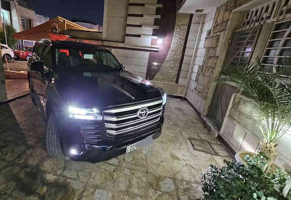 لاندكروز ٢٠٢٢ ،gxr باب اول 
شاشات وتطبيق 
ممشى السيارة/٦٣ الف حقيقي 
محرك السيارة تنفس طبيعي بدون تيربو v6
مغلفة ppf بالكامل مع كارت الضمان 
رقم اربيل باسمنا تحويل مباشر (هزة وفحص جديد)
مواصفاتها معروفة 
الاتصال / ***********
***********
السيارة مكفولة من الصبغ والفتح والدبل كوت ،فقط تعديل بارد أسفل الباب اليمنى الخلفية شغل درجة أولى 
موقع السيارة بغداد
