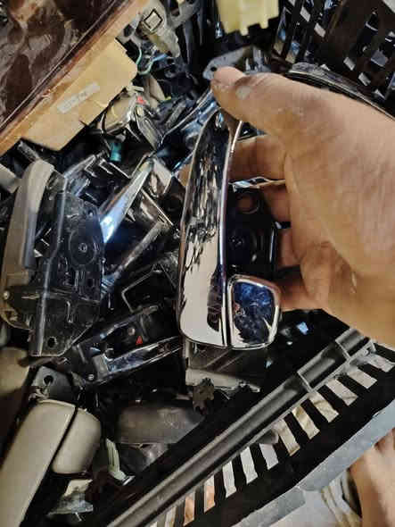 هل تبحث عن قطع غيار موثوقة لسيارتك؟ 🚗 نقدم لك مجموعة من قطع الغيار المميزة والمتوفرة لدينا: سوناتا وفود 2001/2005، سوناتا منغولي 99/2001، وأوبتيما 2001/2006. جميعها بحالة ممتازة ونظافة تامة. 🛠️ متوفرة في بغداد، مدينة الصدر، مع إمكانية التوصيل إلى جميع المحافظات. لا تتردد في الاتصال بنا على الأرقام التالية: 📞 *********** أو ***********. احرص على أن تكون سيارتك في أفضل حالاتها مع قطع الغيار الأصلية لدينا! 😊
