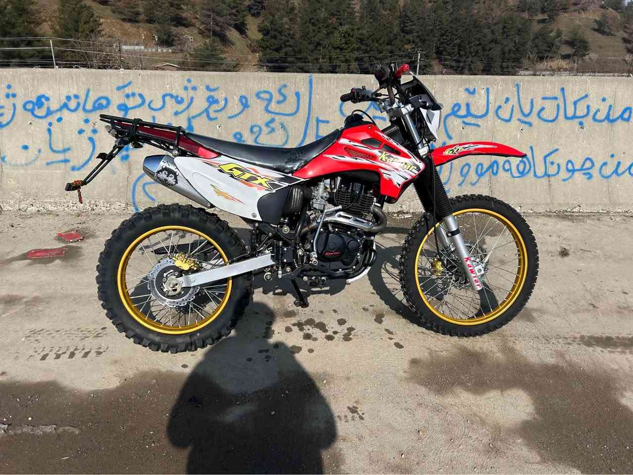 کەویاری ئەسڵی 
2024
200cc
ماتۆرەکە تا بڵێی توند و تۆلە 
نە دوکەڵ نە دەنگ نە سەرف نە هیچ شتێک بە بێمنەتی 
مەکینەی کەپس بورخی لێ بانەدراوە
لەتایەی پێشەوە بۆ دواوە  بە شەرت
یەک ۲٥٠ مەسرەف تیا نییە
ماڵی دۆستە
نرخی۹٠٠ مەحامەلە لەگەڵ موشتەریش دەسازێم 
لۆک لۆکە بشدار, السليمانية


**إذا كنت صاحب هذا الإعلان وتريد حذفه لأي سبب، رجاءا أرسل رسالة إلى الدعم الفني**