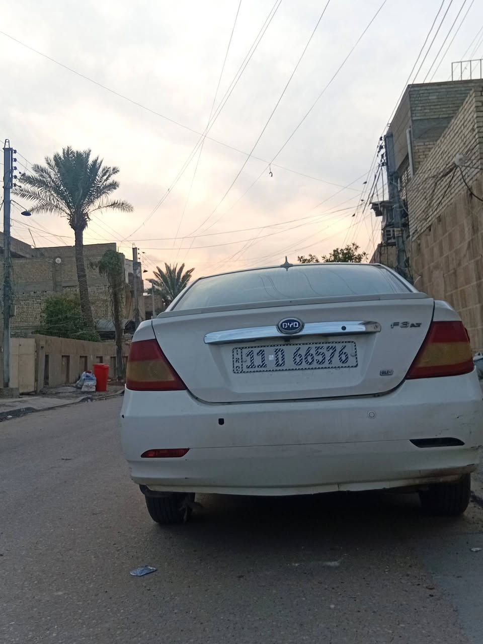 سلام عليكم سياره  بيوايدي موديل  2012 ما بيهه اي حادث  طخات خفيفه  سعر 62 وبينه مجال شي قليل مكاني بغداد حي العامل  ***********
