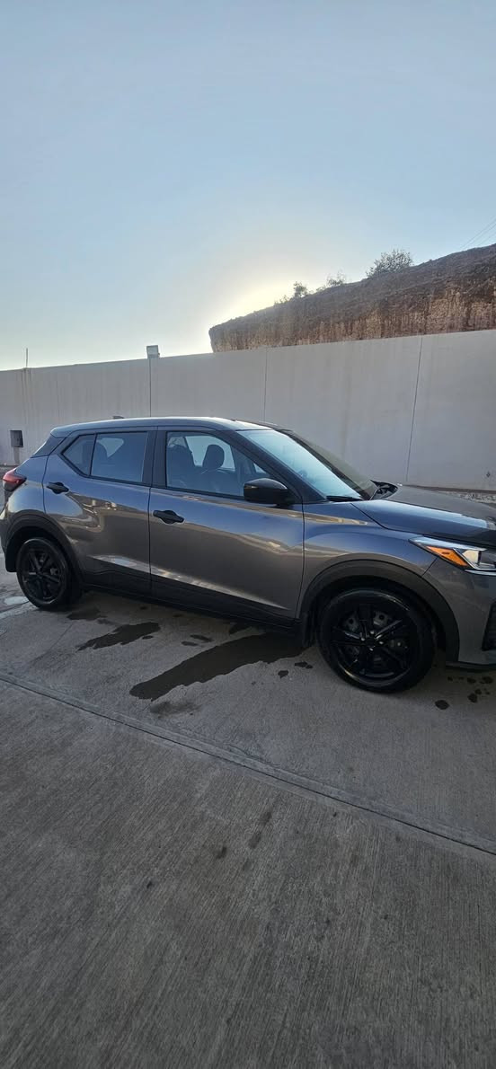 نيسان كيكس ٢٠٢٣ S
صبغ:کەمێک بولند + قەپاخى سندوق ئێرباگ نەتەقیوە و بێ داخلی
٢١٠٠٠میل رۆشتوە
رەنگ:نەفتی
تەلەفون:*********** اكر, نينوى
