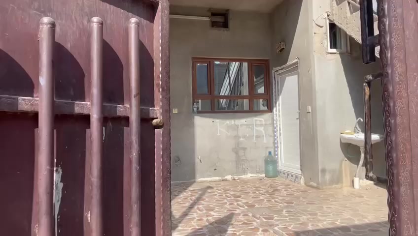 دار للايجار 
المساحة ١٠٠ م نضيف طابق ارضي على شارع ٢٠ قرب المركز الصحي
للمعلومات والاستفسار اكثر الاتصال على الرقم *********** 
او مراجعه مكتب جوهرة كركوك
