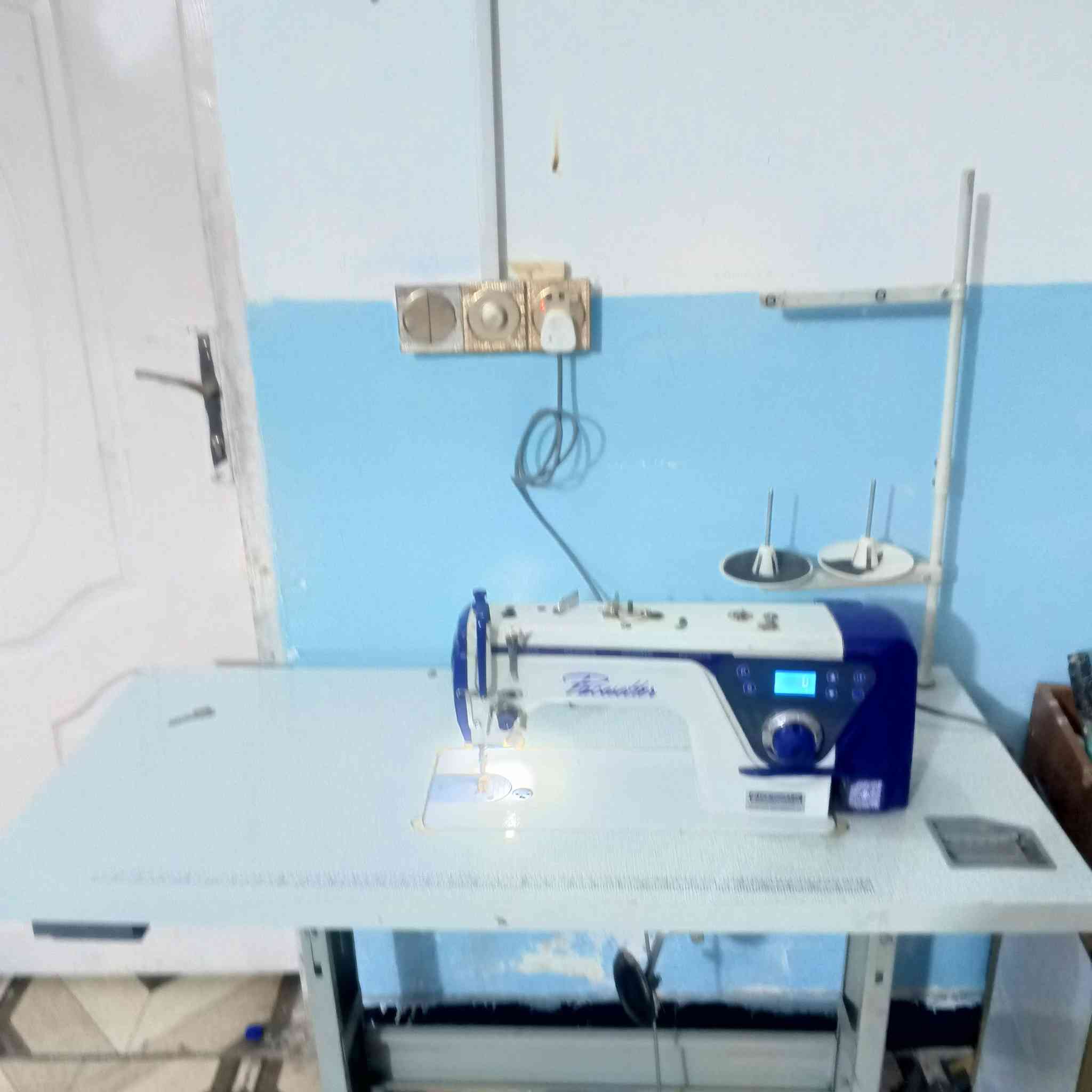 مكينة كاتم للبيع حديثة ام الشاشة صارلها شهرين مشتغلة نضيفة السعر 350 وبي مجال قليل للاتصال ***********
